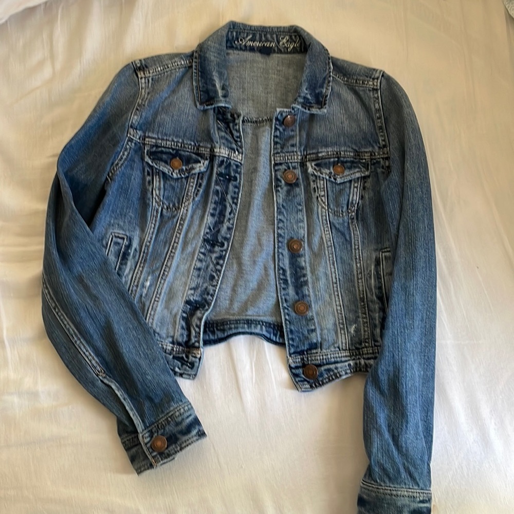 Medium blue Jean jacket. Great condition - Picture 1 of 4
